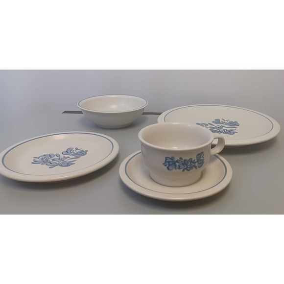 Pfaltzgraff Yorktowne Stoneware Dinner Set - Picture 2 of 8